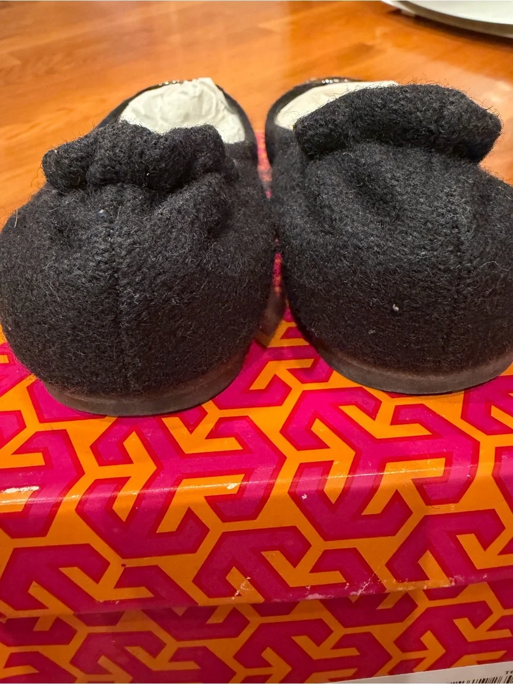 Tory Burch Serena Black/Navy Logo Round-Toe Ballet Flats